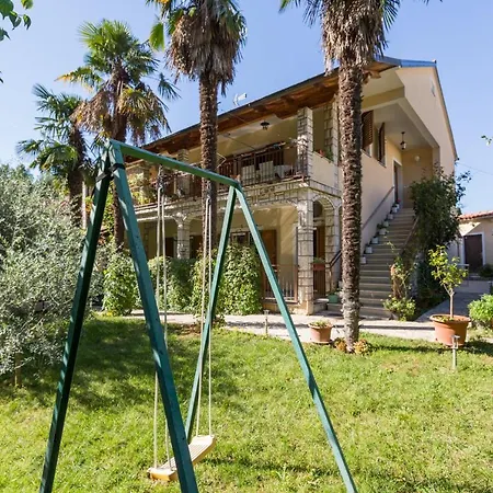 With Parking Space - 2216 Daire Poreč