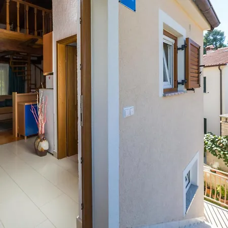 Apartman With Parking Space - 2216