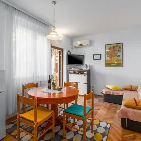 Apartment With Parking Space - 2216