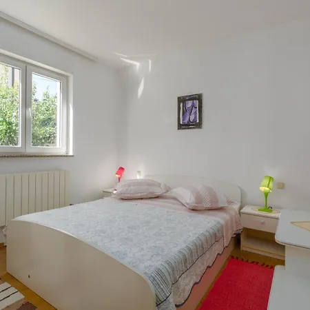 With Parking Space - 2216 Poreč