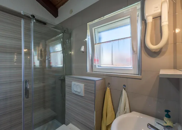 公寓 With Parking Space - 2216 *