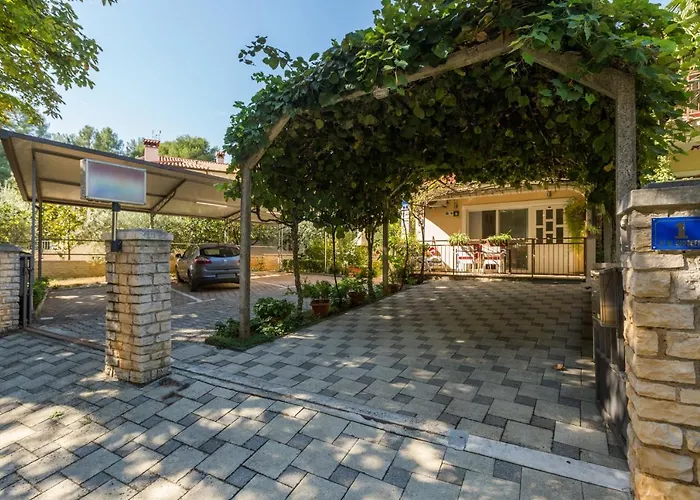 Διαμέρισμα With Parking Space - 2216 *