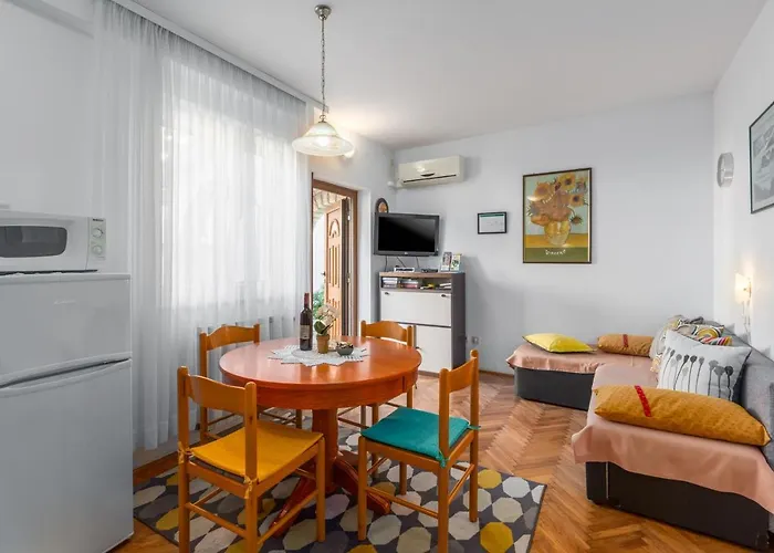 Διαμέρισμα With Parking Space - 2216