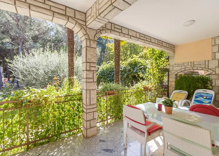 With Parking Space - 2216 Πόρετς